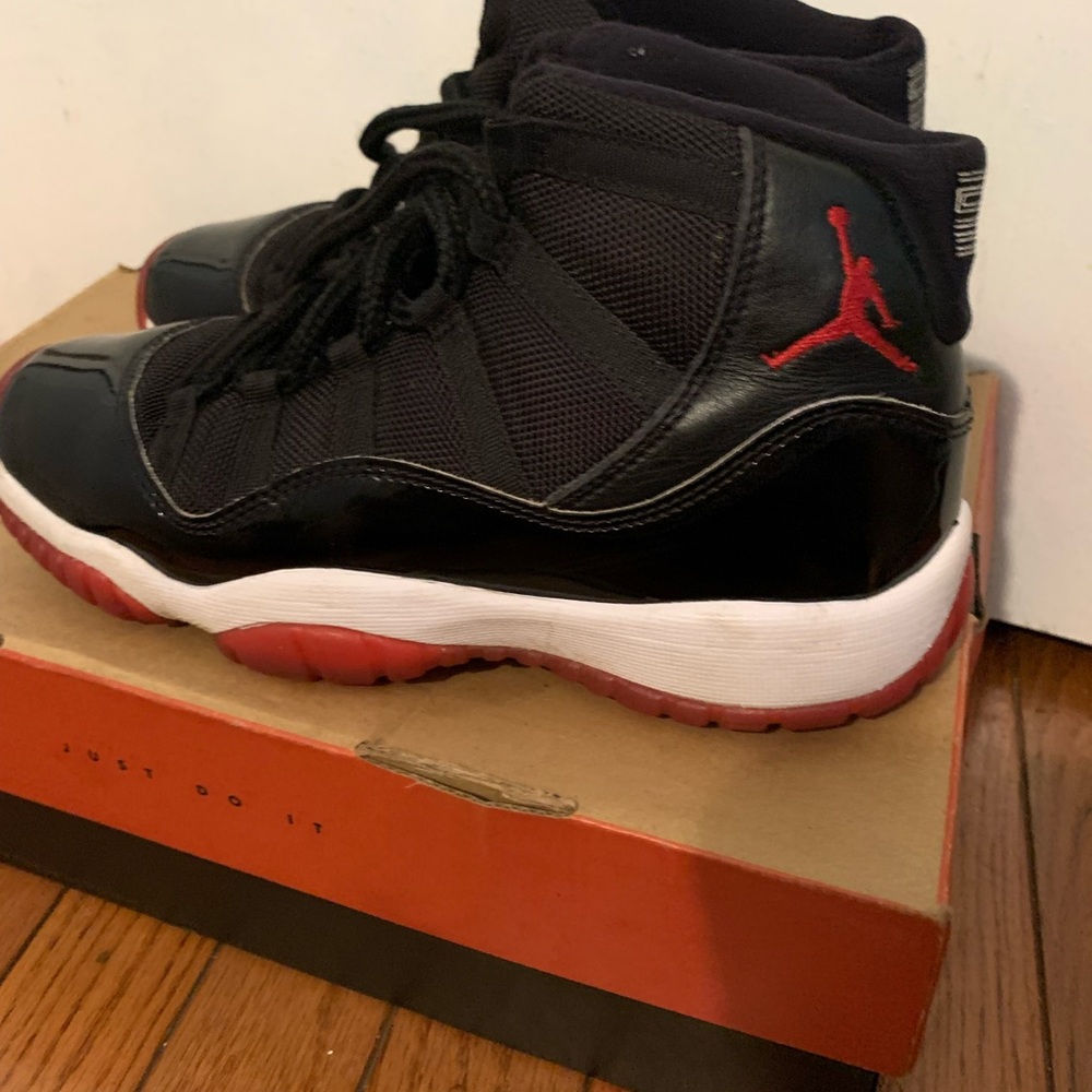 Jordan 11 Retro Playoff Bred 2019 GS Pre-Owned 5Y